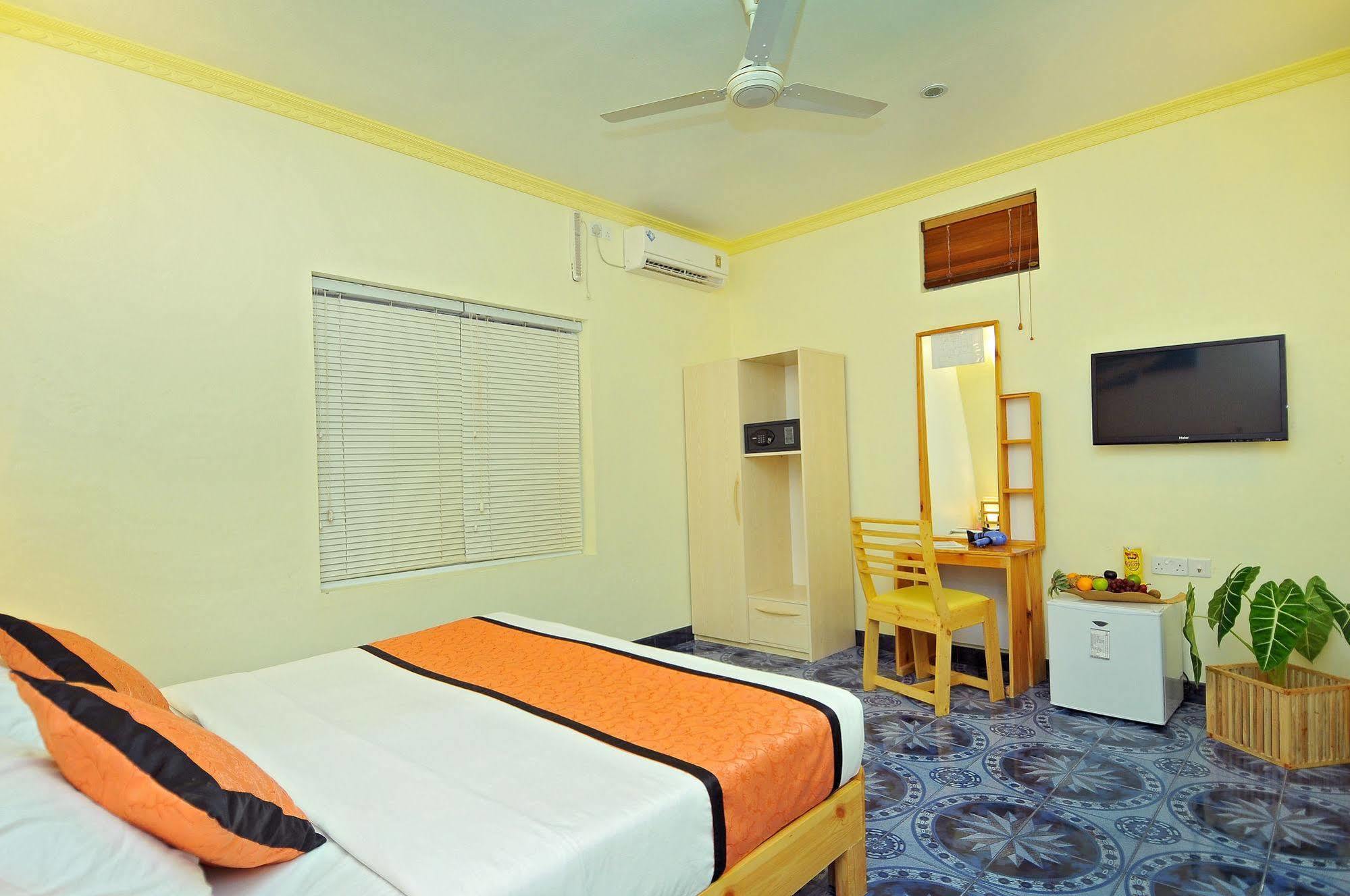 Arena Lodge Sky Maafushi Ngoại thất bức ảnh