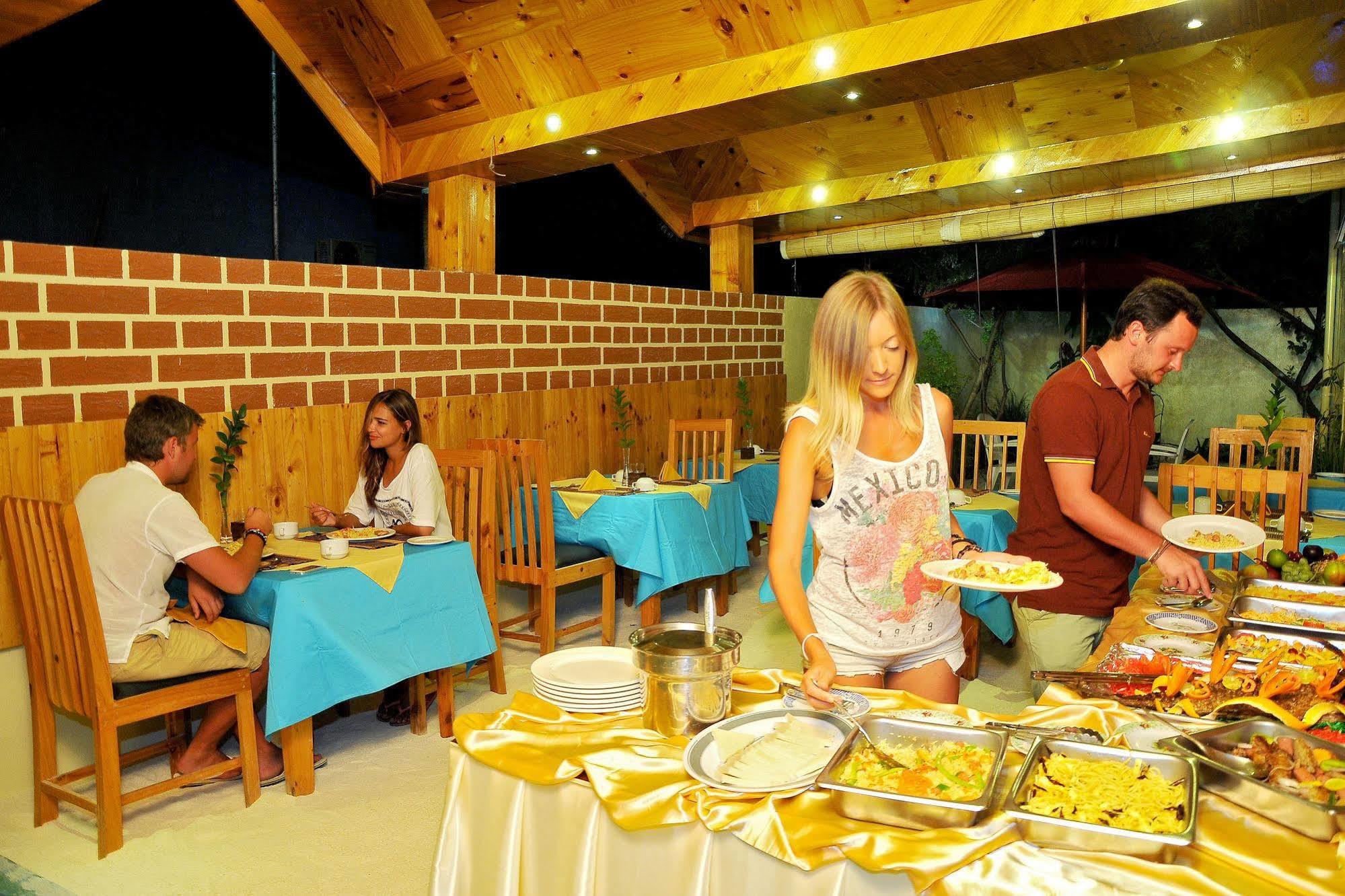Arena Lodge Sky Maafushi Ngoại thất bức ảnh